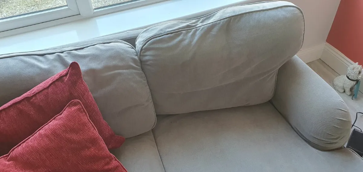 2 seater settee - Image 1