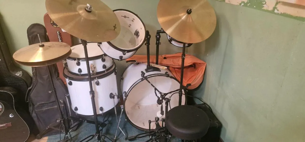 Drum Kit - Image 1