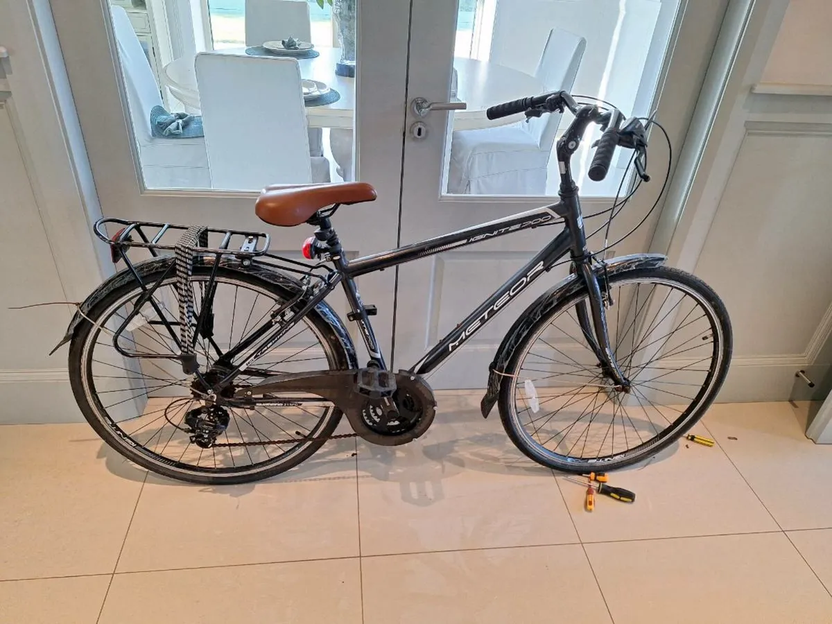 Meteor ignite hybrid bike 21 speed - Image 1