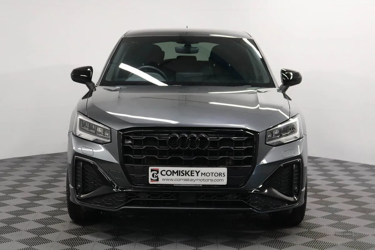 Audi Q2 Tfsi CoD Black Edition - Image 2