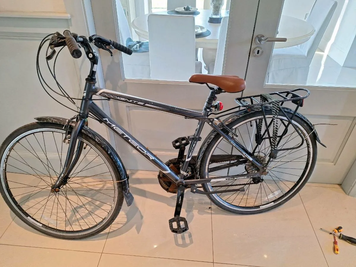 Meteor ignite hybrid bike 21 speed - Image 4