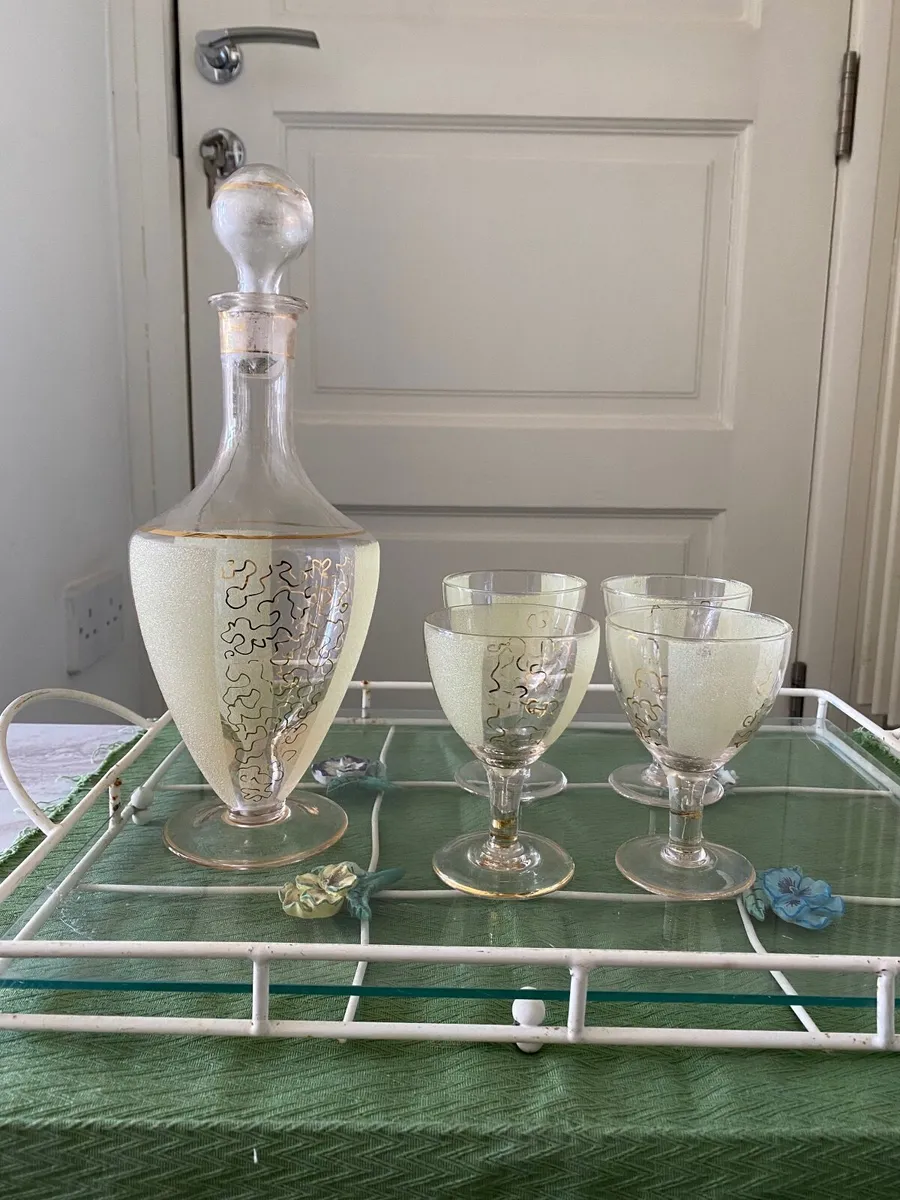 Glass decanter & matching wine glasses - Image 1
