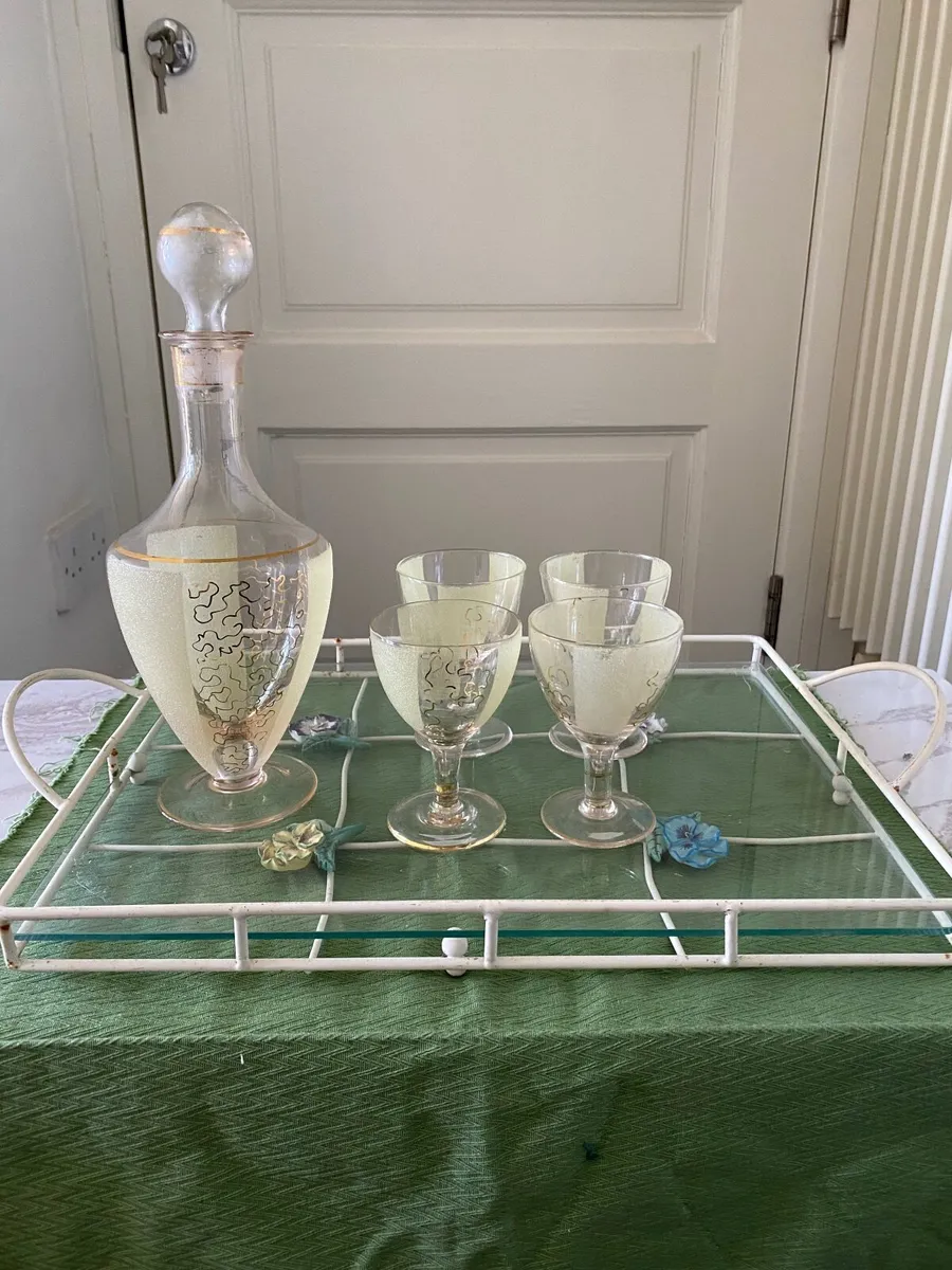 Glass decanter & matching wine glasses - Image 2