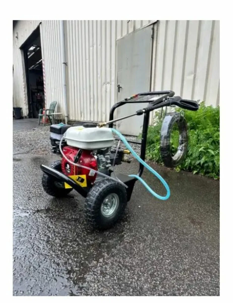 Petrol power washer - Image 4