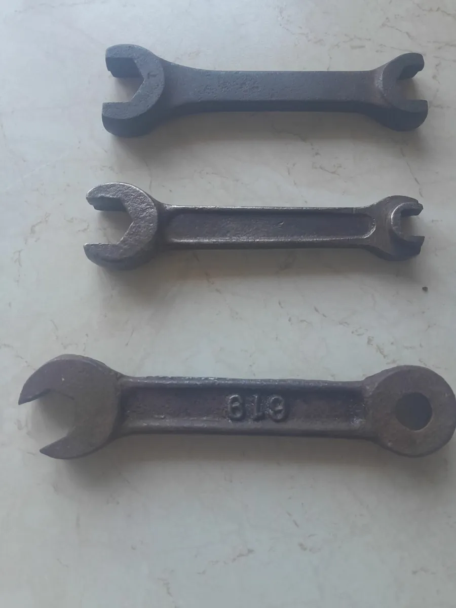 Three vintage spanners - Image 2
