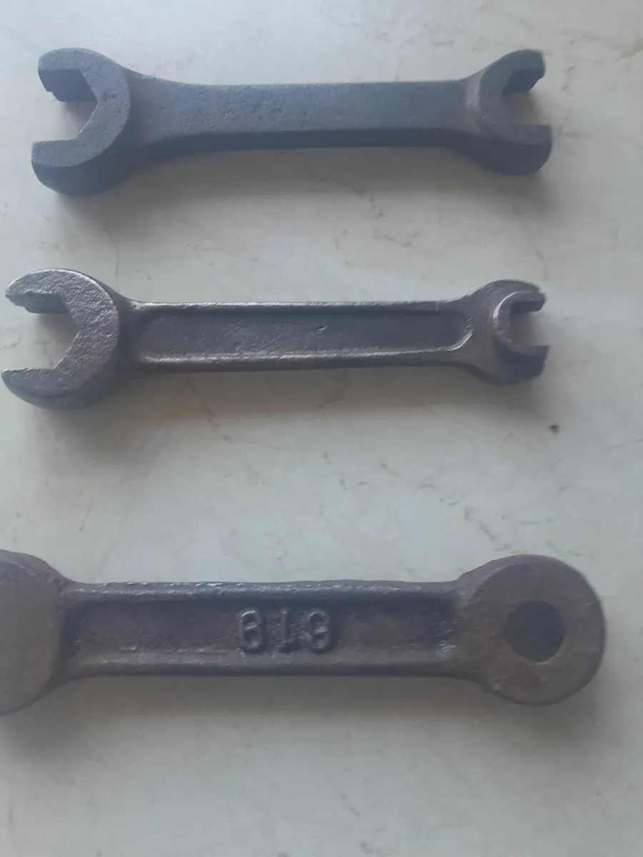 Three vintage spanners - Image 3
