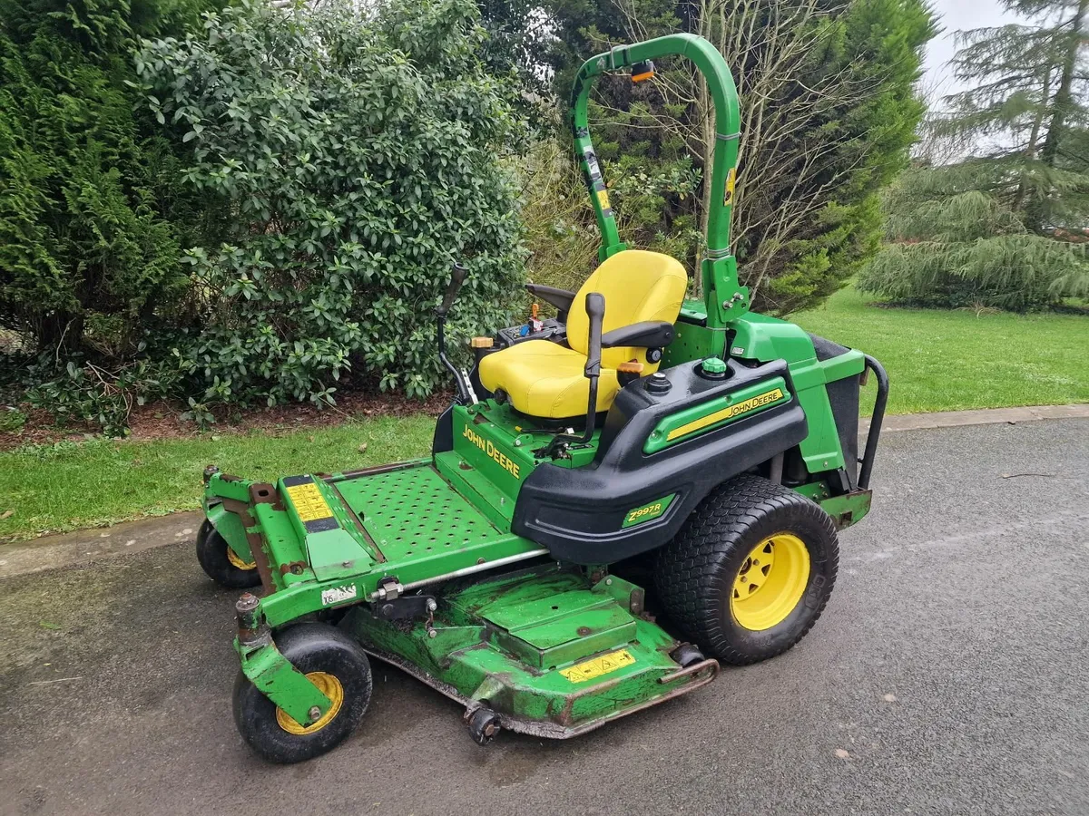John Deere z997r ztrak zero turn ride on mower - Image 1