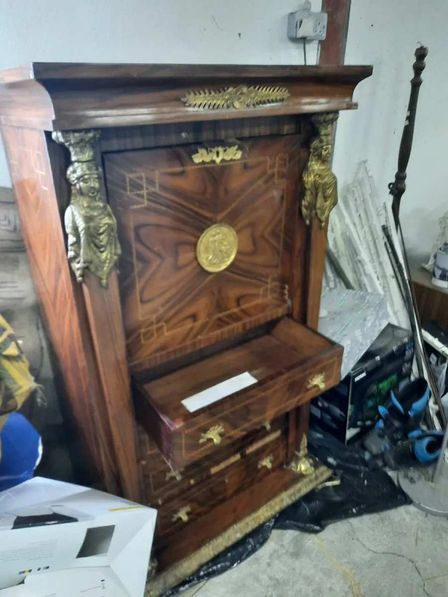 Antique cabinet - Image 1