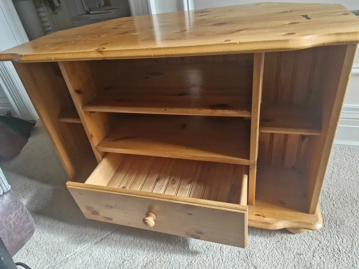 Corner tv table - Image 1