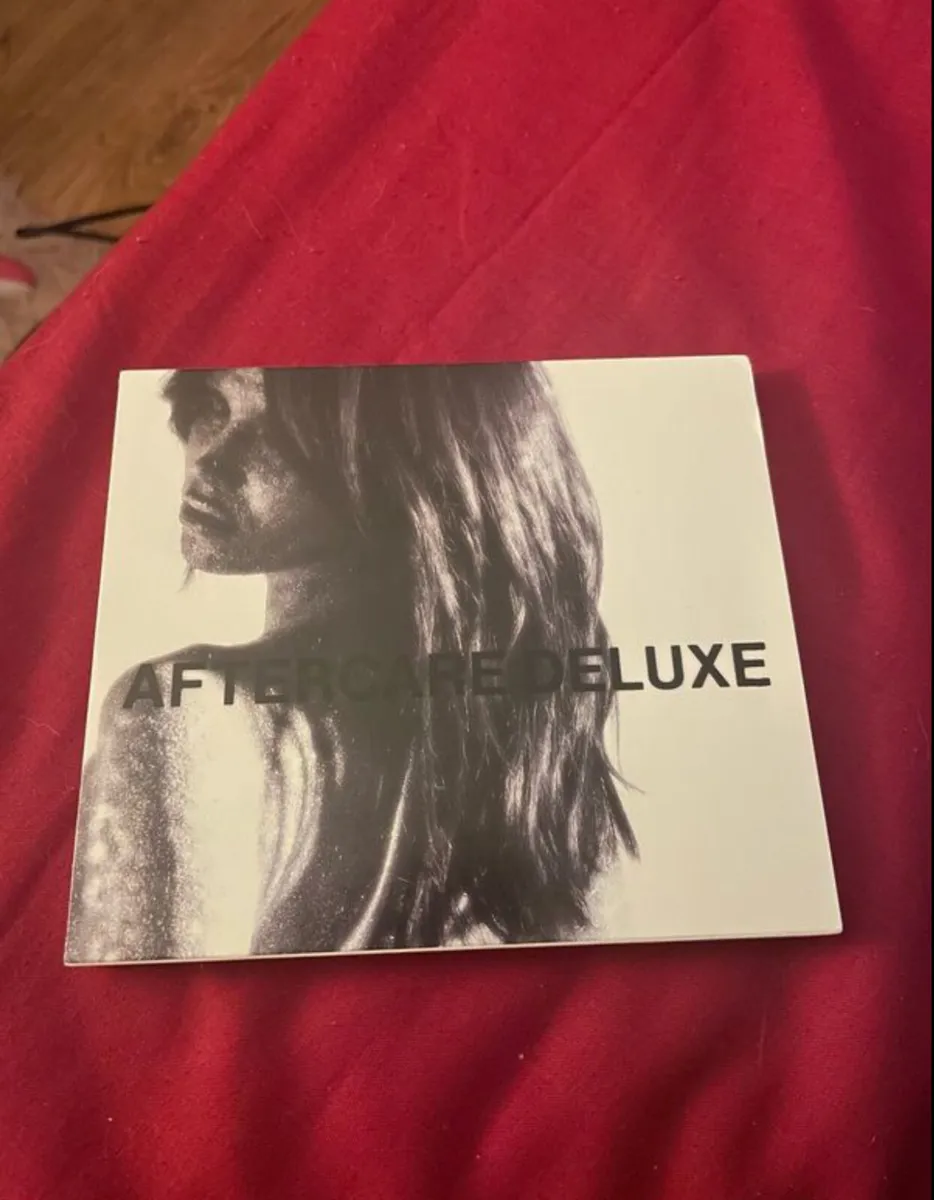 Nessa Barrett CD