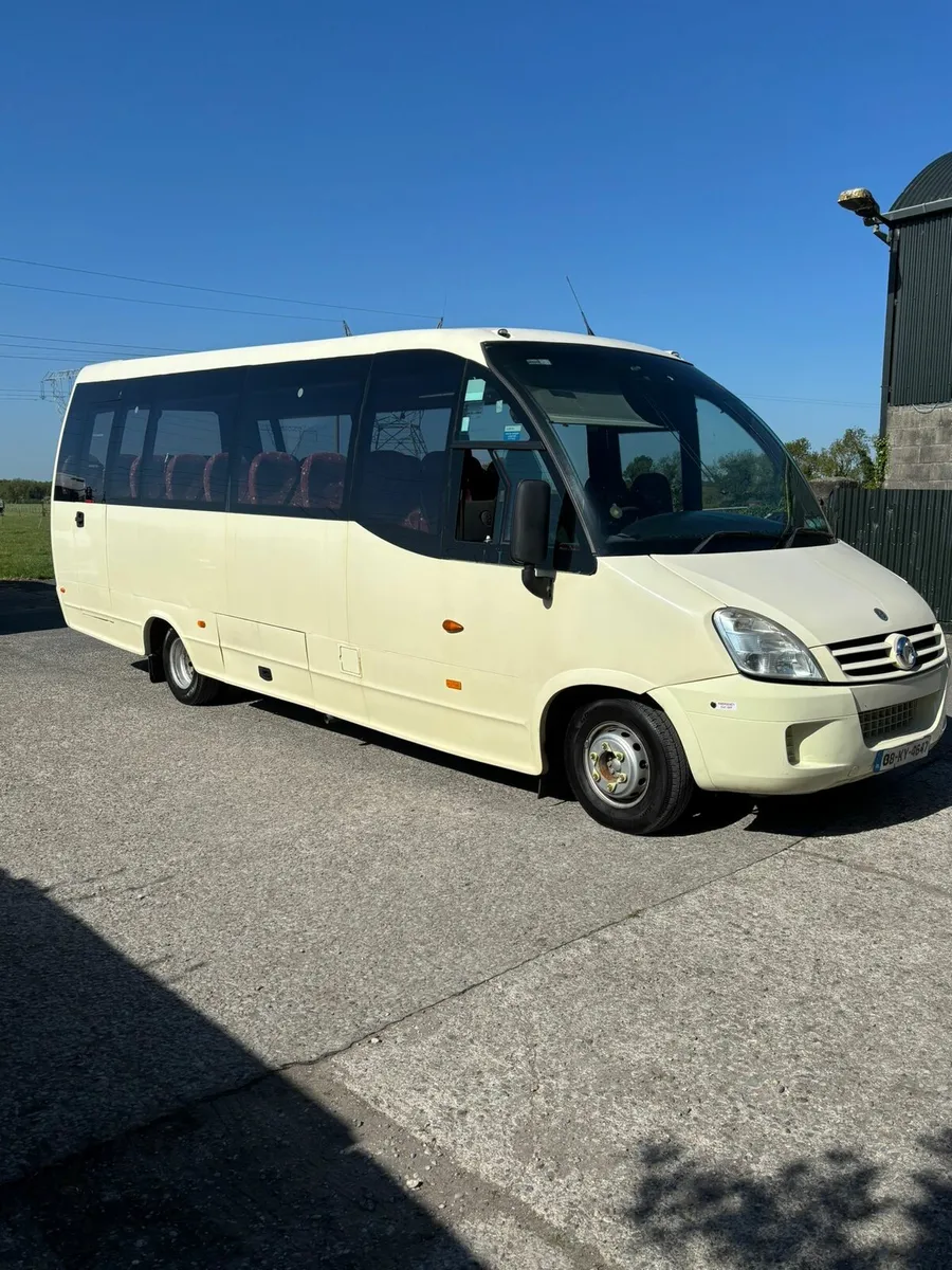 32 Seater Iveco - Image 1