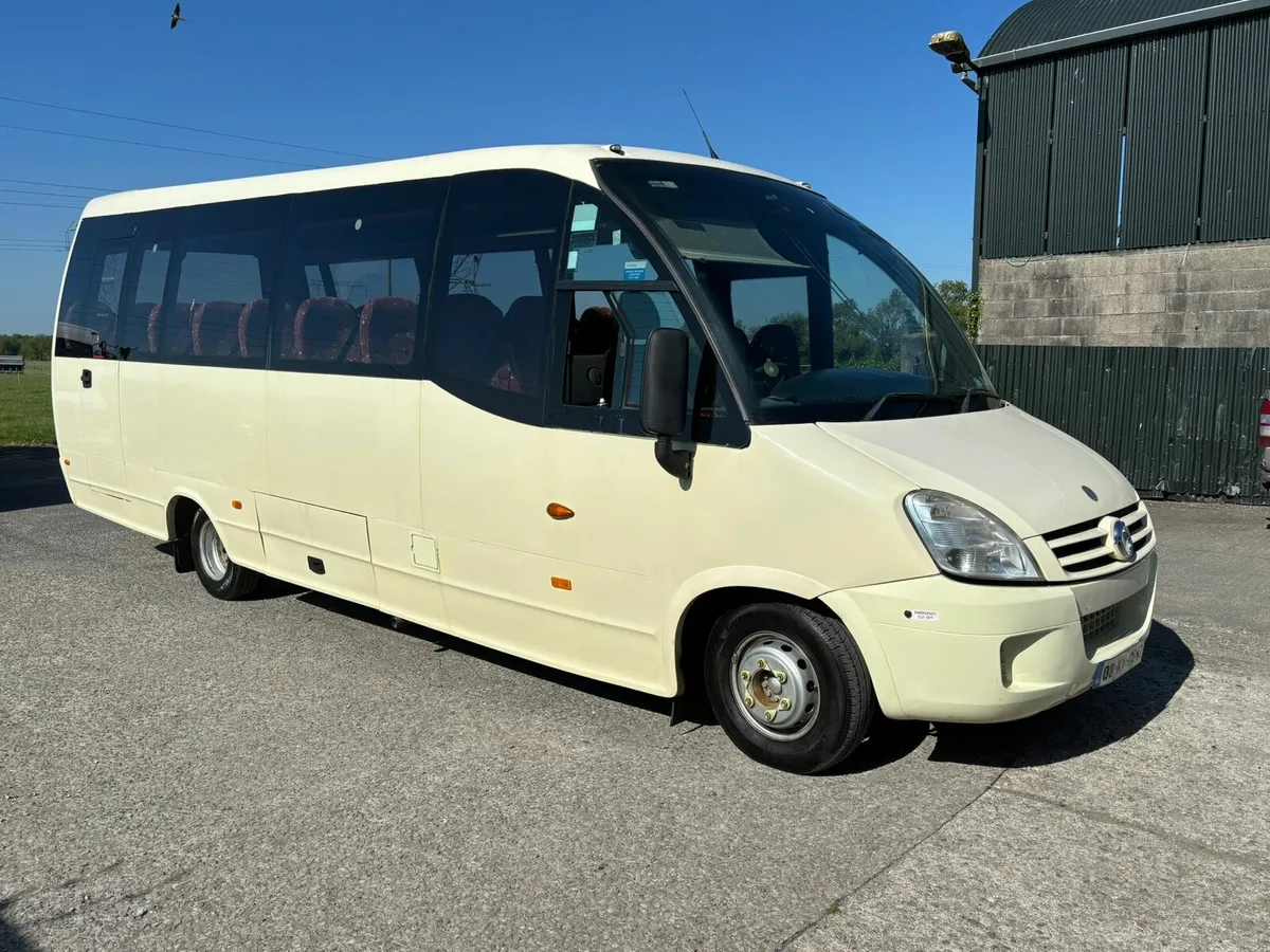 32 Seater Iveco - Image 3
