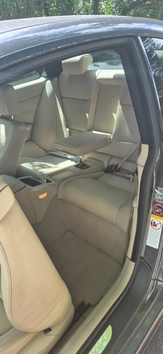 BMW 3-Series 2008 - Image 2