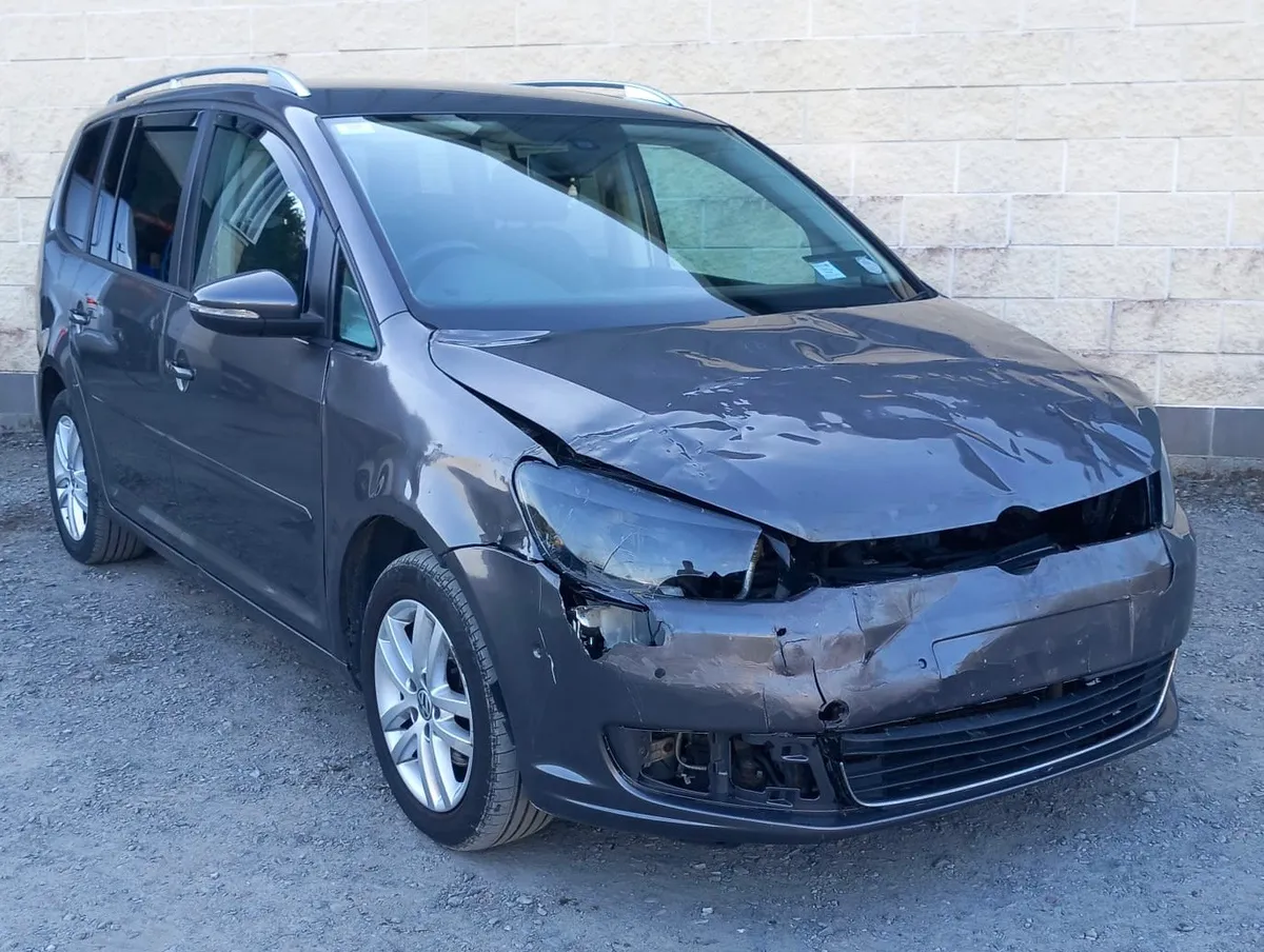 2015 VW TOURAN 1.6 TDI AUTO - Image 2