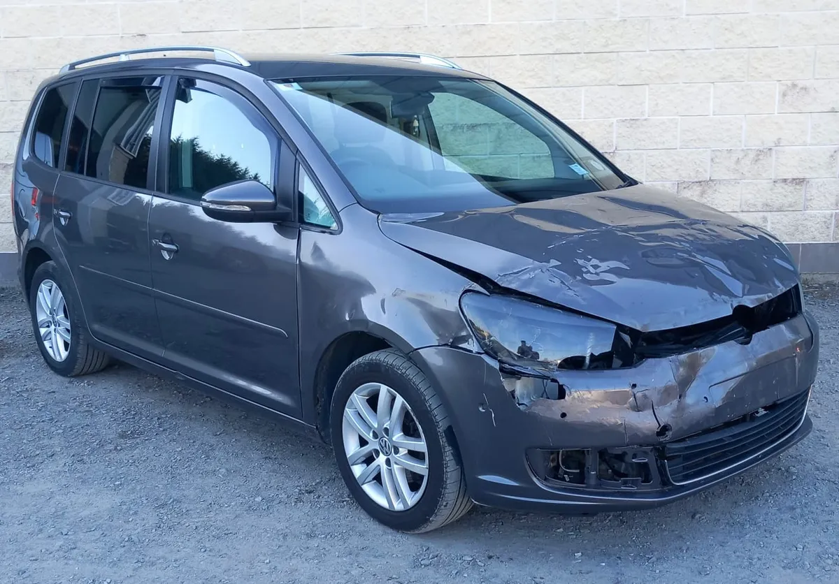 2015 VW TOURAN 1.6 TDI AUTO - Image 4