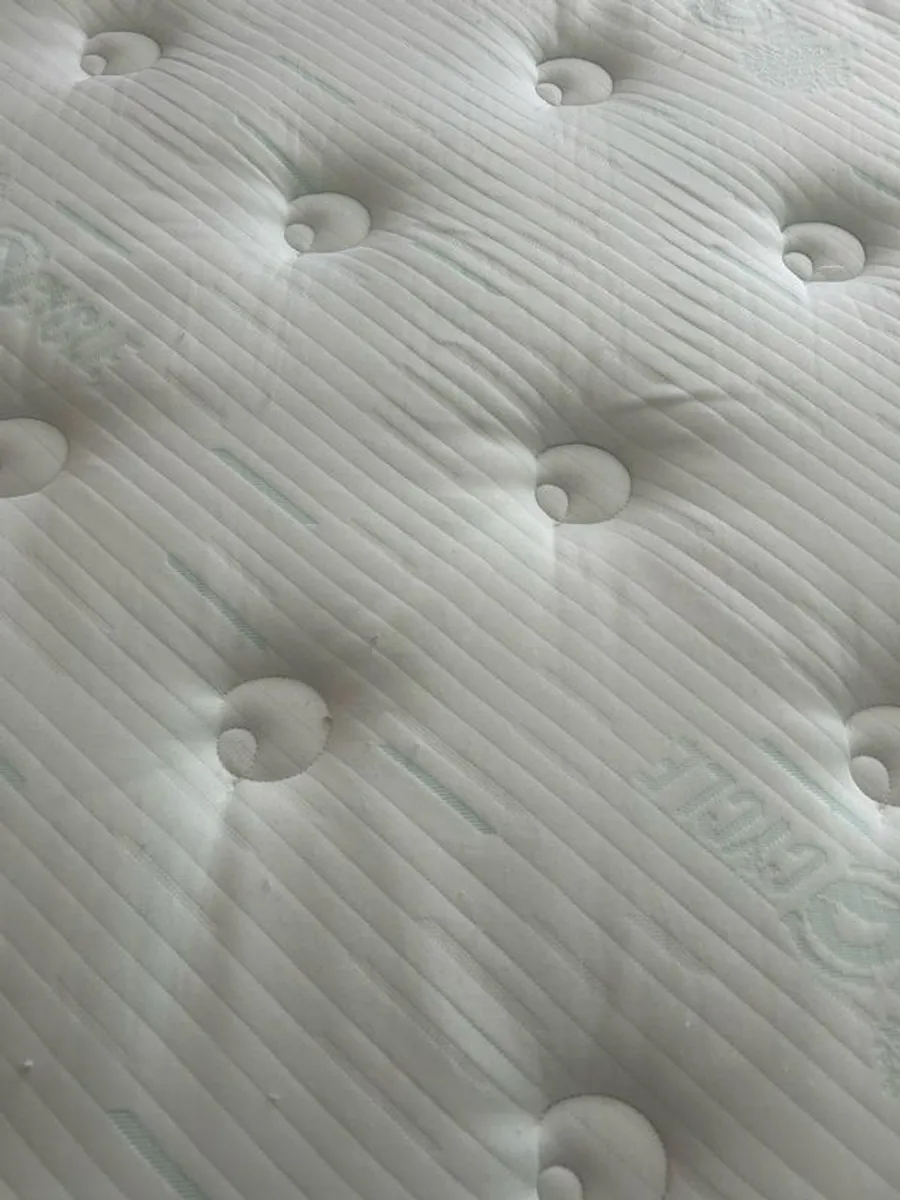 Kingsize Mattress for Sale - Image 3