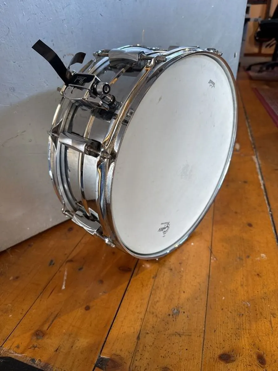 Snare Drum: Pearl  Size: 14" x 05" Sensitone Steel - Image 1