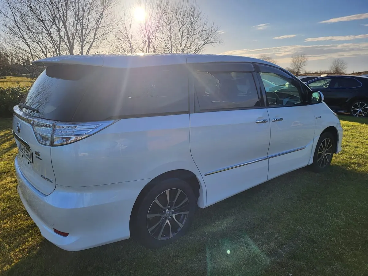 Toyota Estima 7 seater Hybrid Low Rod Tax - Image 3