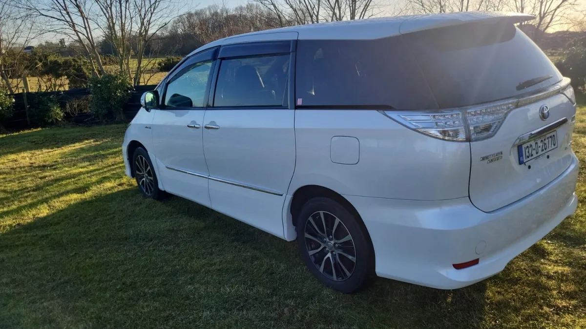 Toyota Estima 7 seater Hybrid Low Rod Tax - Image 4