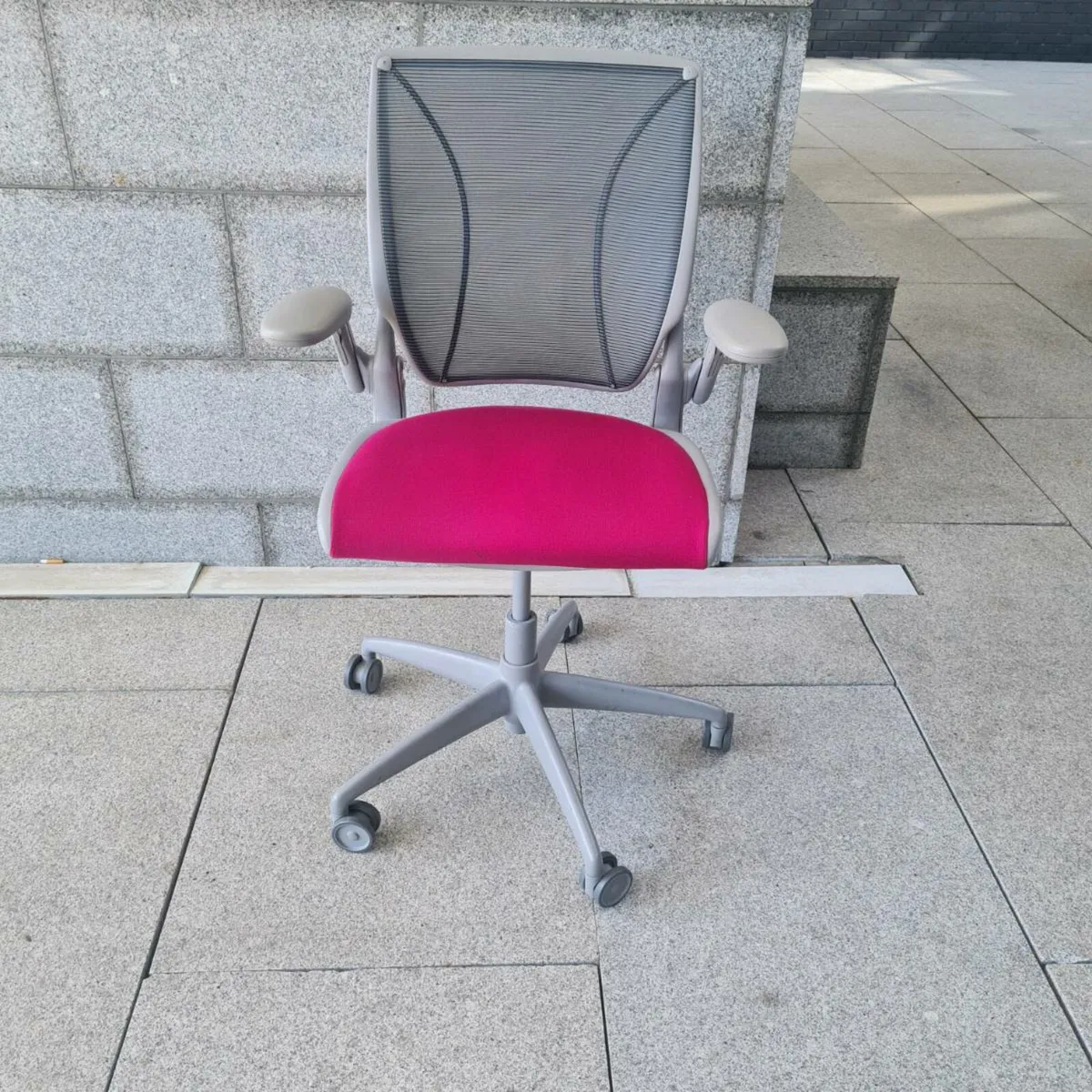 Humanscale world chair - Image 1