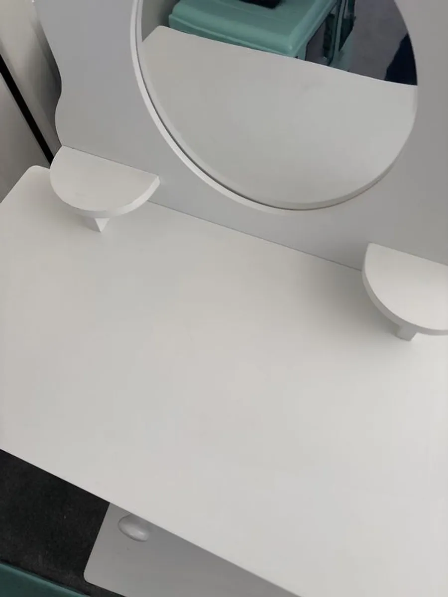 Kids Vanity Table - Image 3