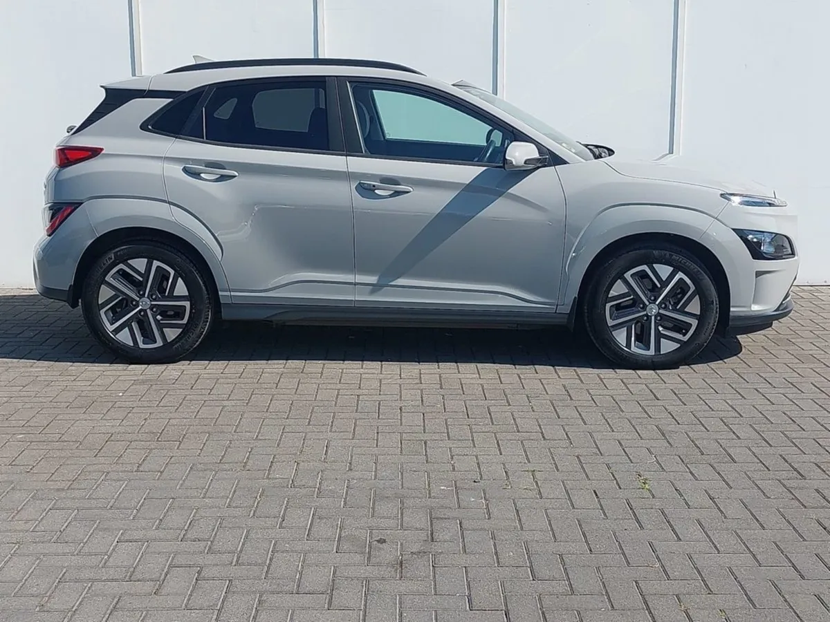 Hyundai Kona Kona EV Premium 64 kWh Long Range Ba - Image 4