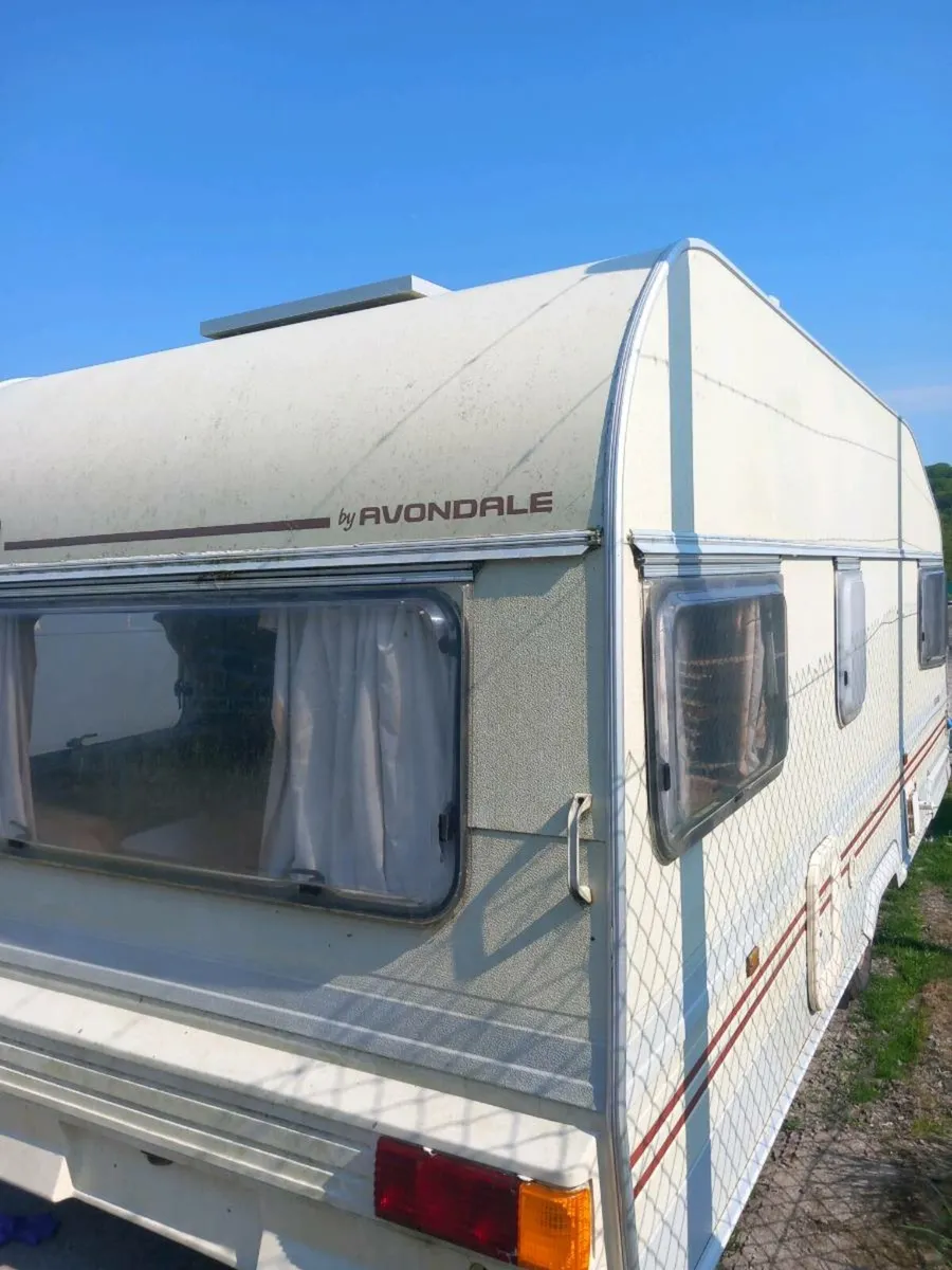 Avondale 5 berth cheap starter caravan - Image 3