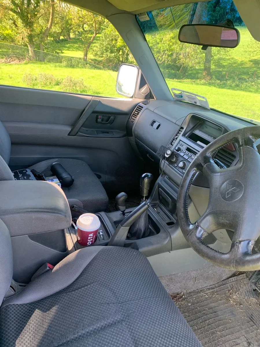 Mitsubishi pajero - Image 2