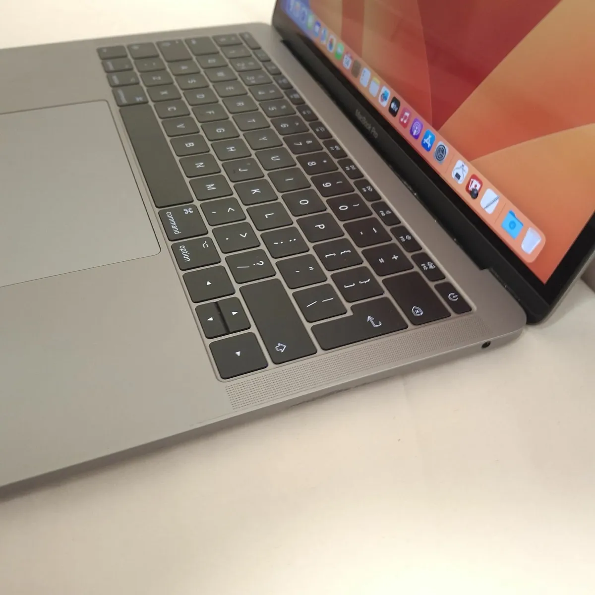 Apple MacBook Pro 13" (2017) Core i5 2.3GHz, 8GB - Image 3