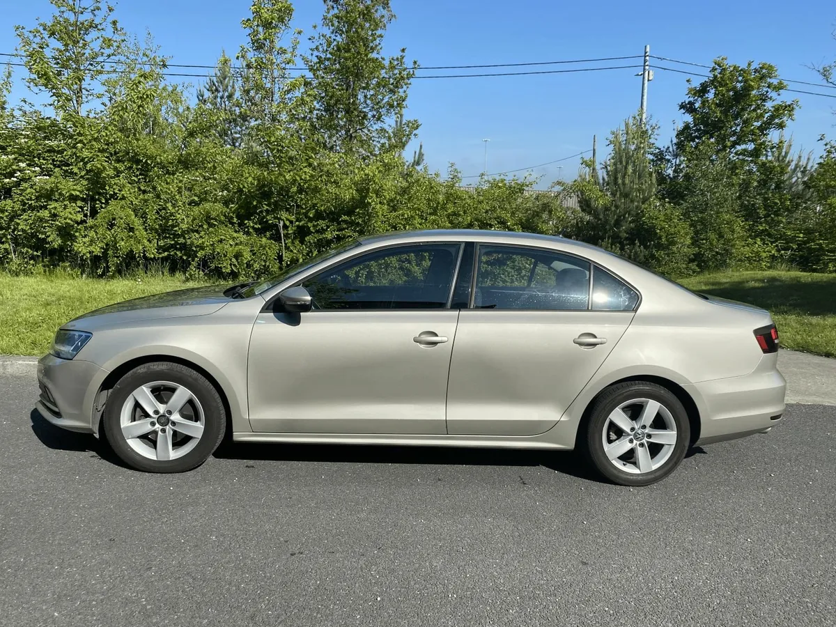 Volkswagen Jetta 2016 - Image 3