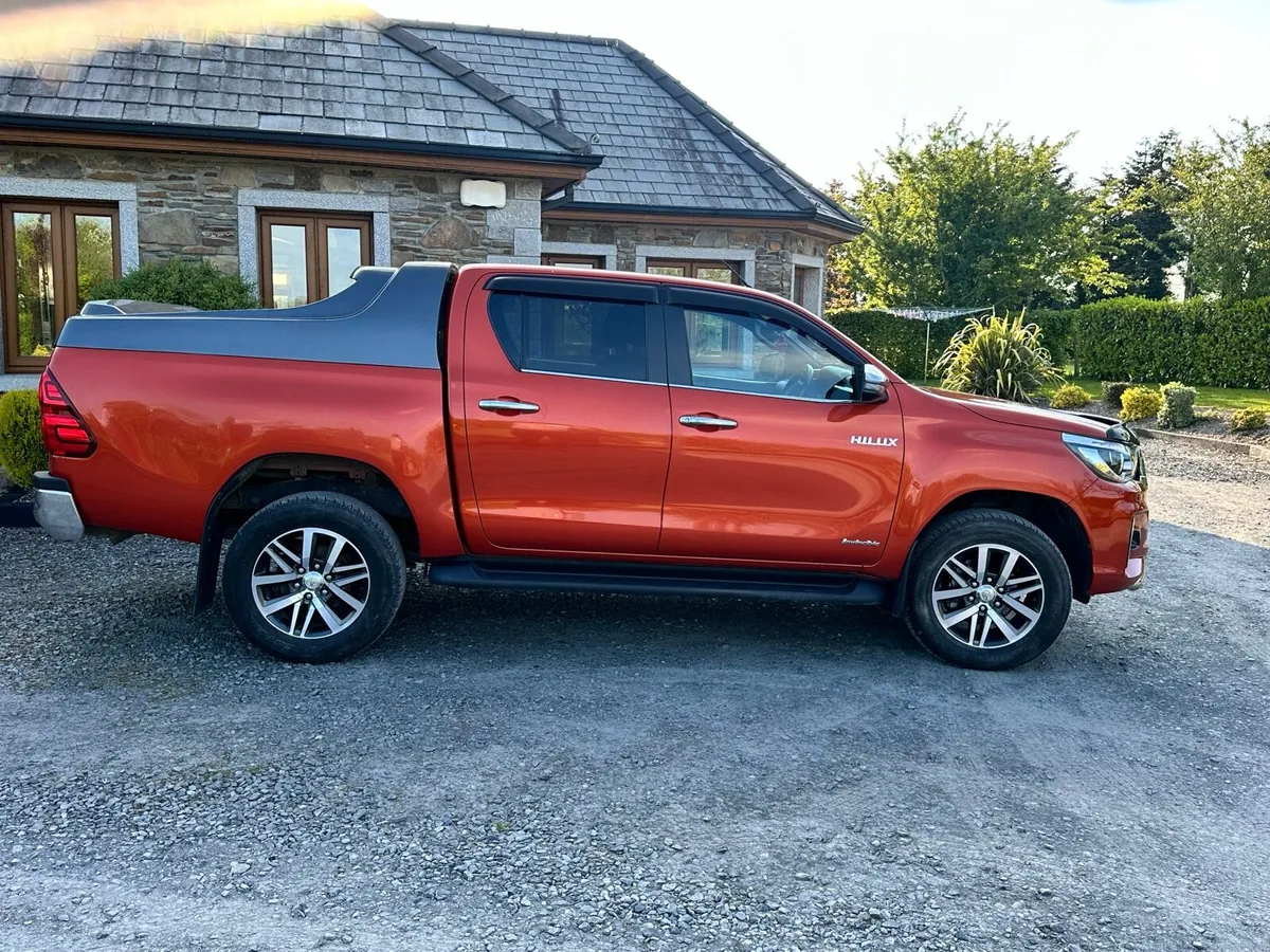 Toyota Hilux Invincible - Image 1
