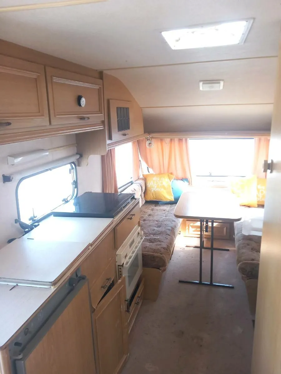 Avondale 5 berth cheap starter caravan - Image 4