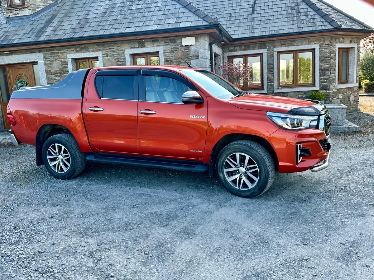 Toyota Hilux Invincible - Image 3