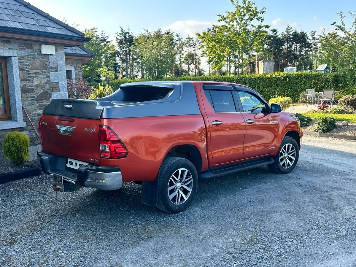 Toyota Hilux Invincible - Image 4
