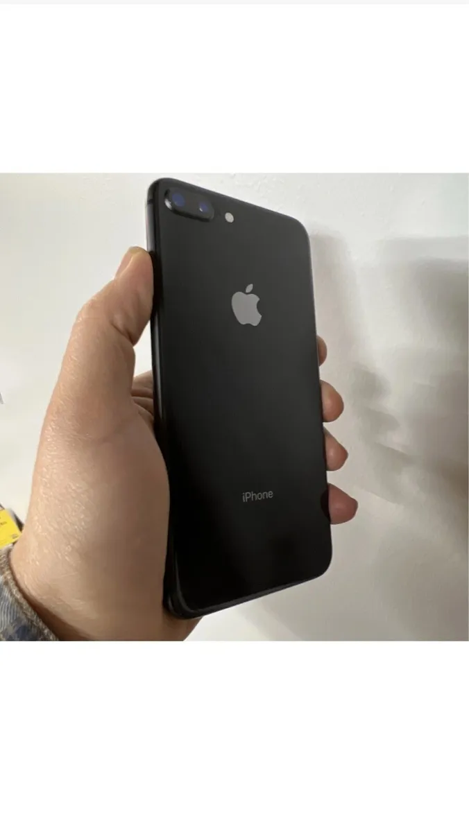 iPhone 8 Plus - Image 1