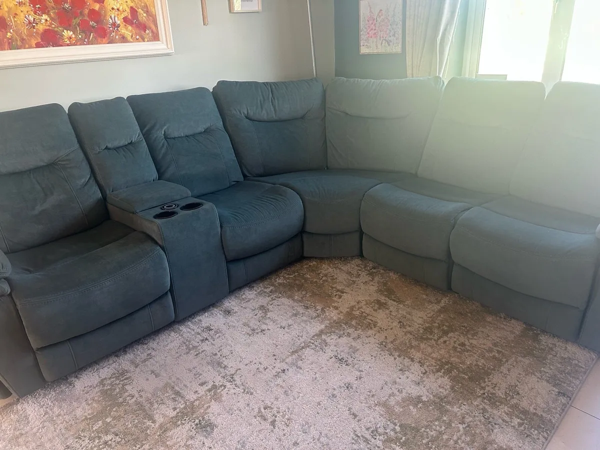 L shaped sofa - Image 3
