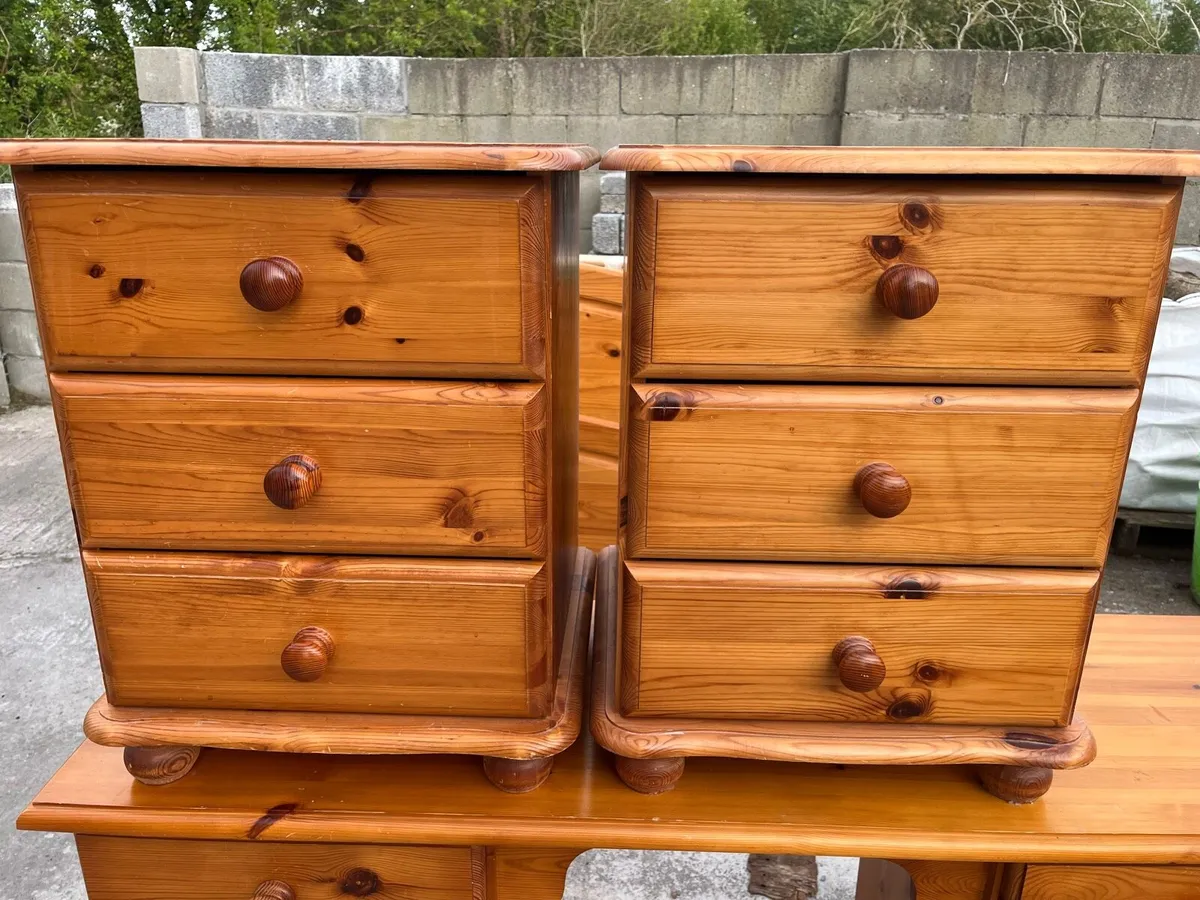 Bedside lockers and dressing table pine . - Image 1