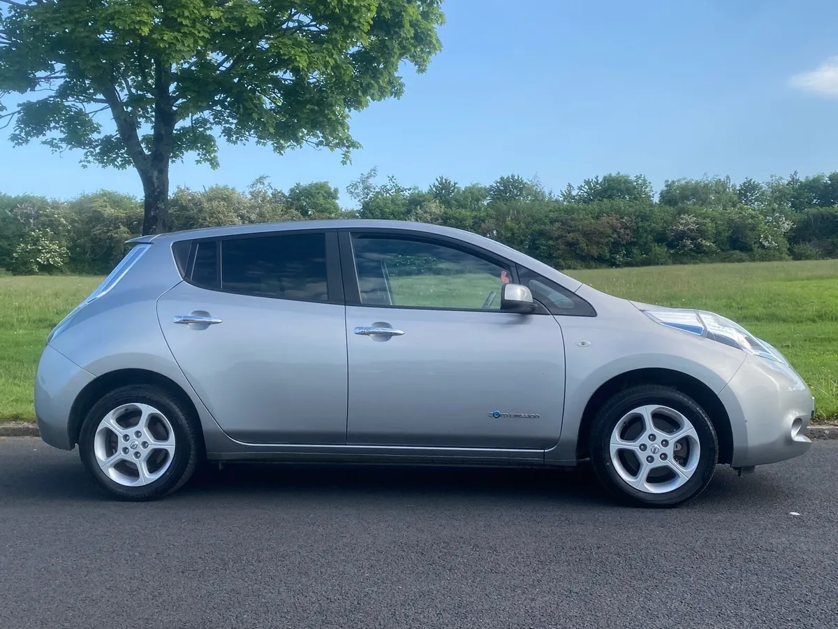 2017 Leaf, Electric,1 Owner, Full History, 120km - Image 4