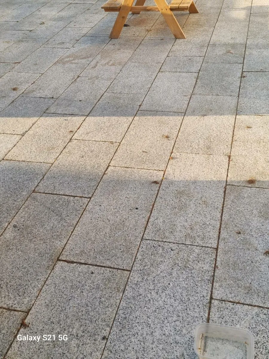 Granite paving - Image 1
