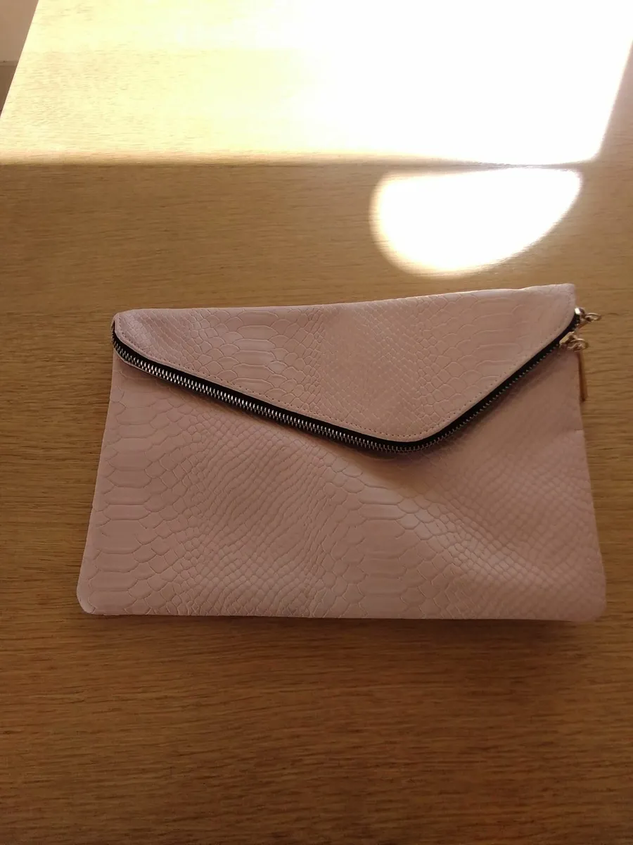 River Island Cream clutch bag - Image 1