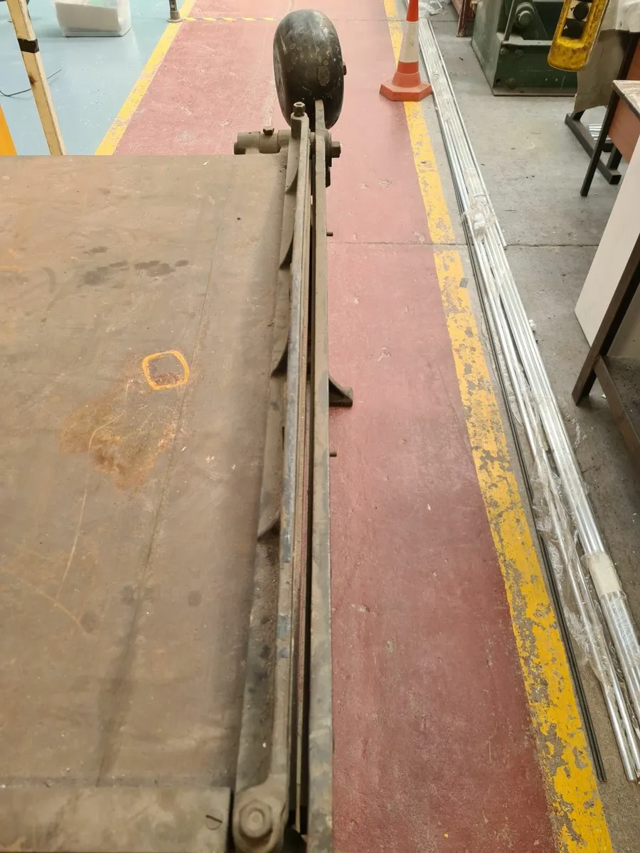 Paper guillotine - Image 3