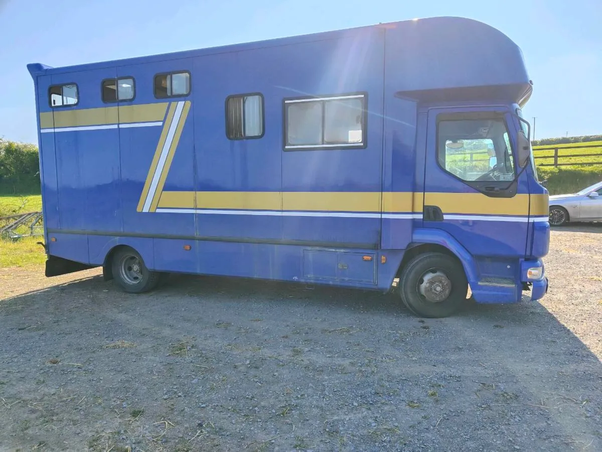 Horse lorry - Image 1
