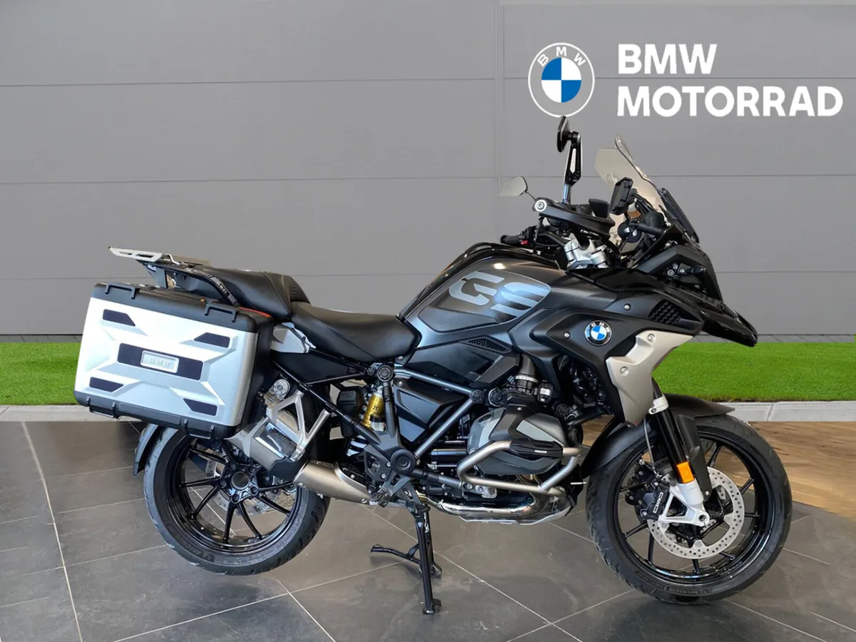 2022 BMW R1250GS TE with Panniers & Crash Bars - Image 1