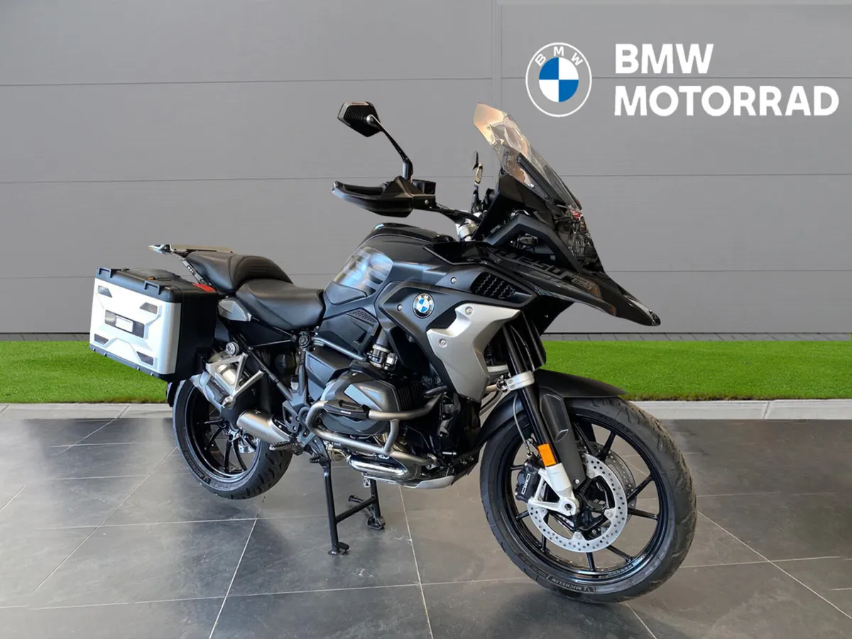 2022 BMW R1250GS TE with Panniers & Crash Bars - Image 3