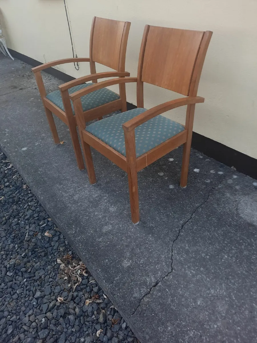 Pair of carver chairs - Image 2