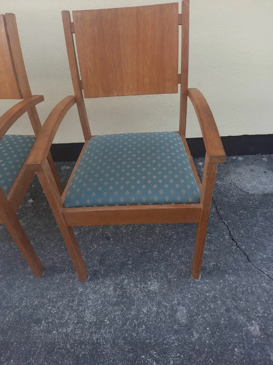 Pair of carver chairs - Image 4