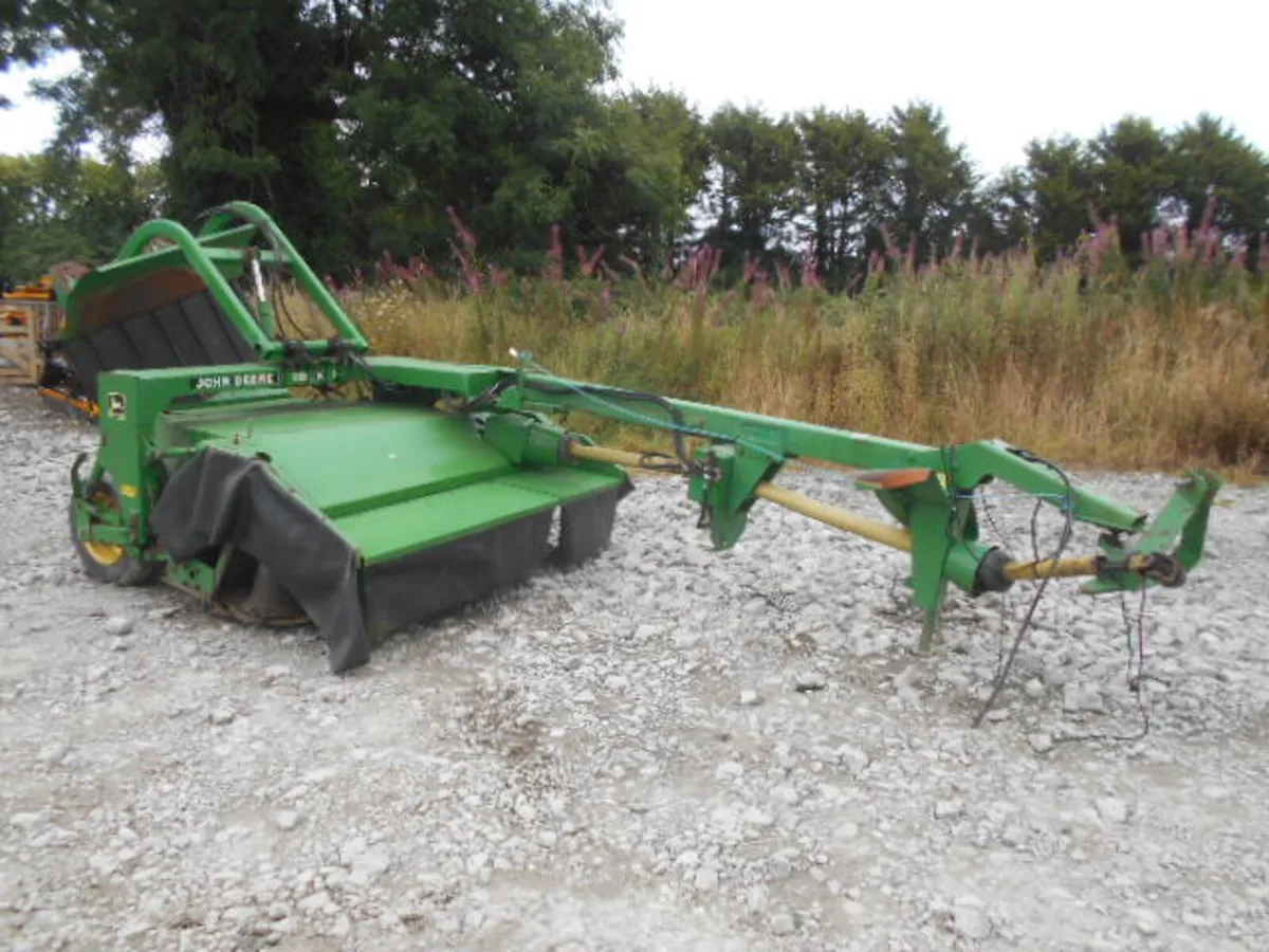 JOHN DEERE 1350 MOWER & GROUPER - Image 2