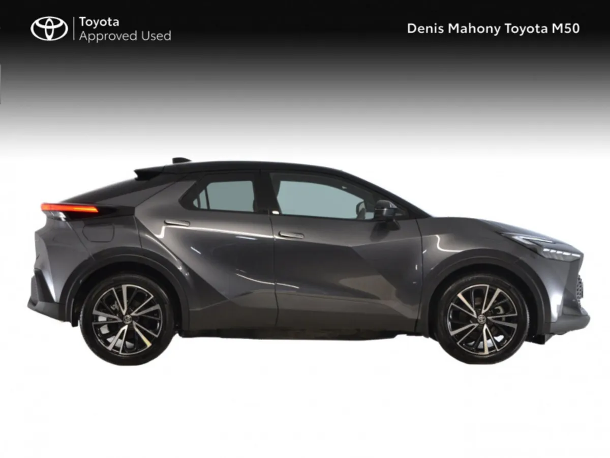 Toyota C-HR Plug-In Hybrid Sol - Image 3