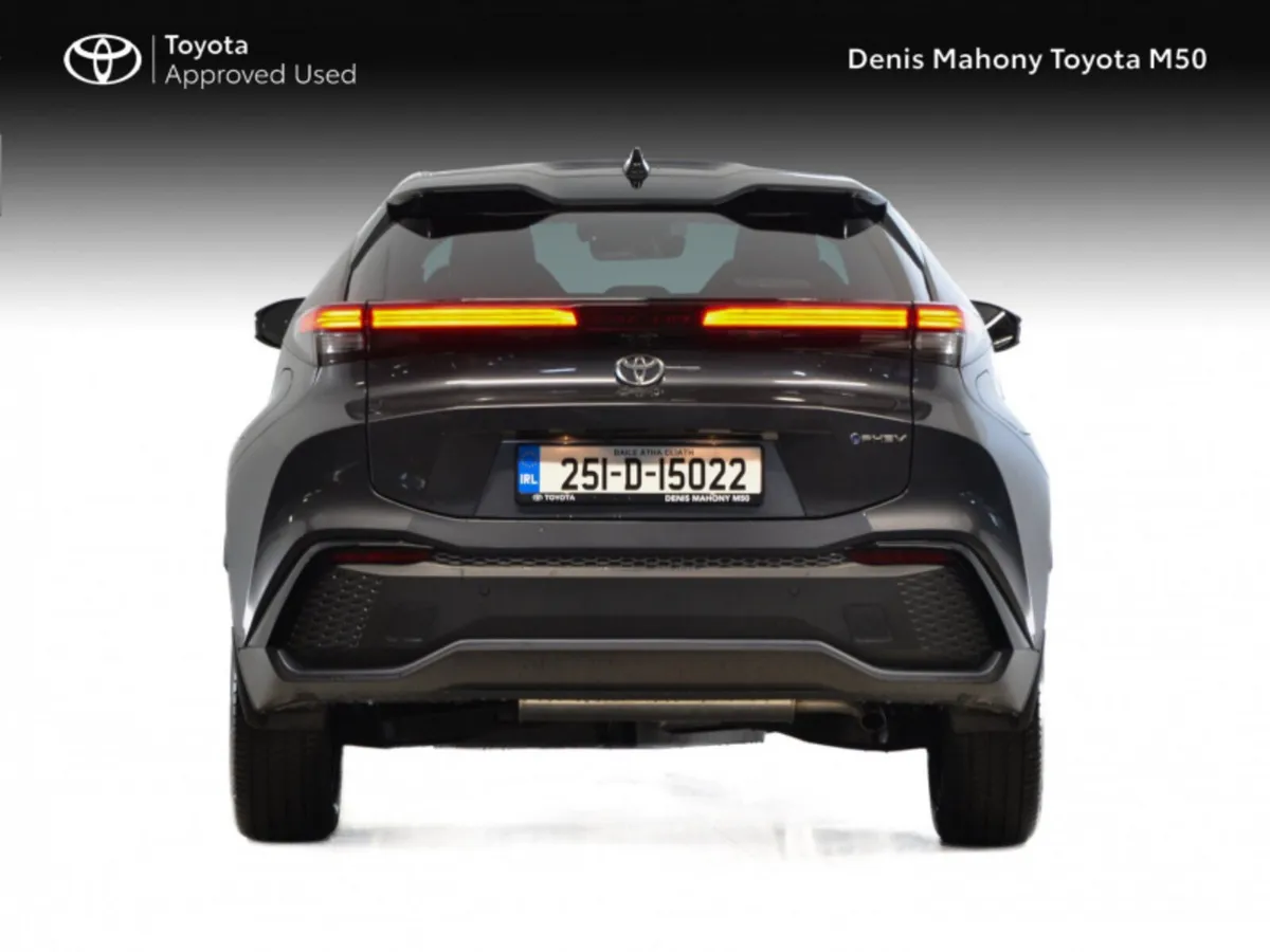 Toyota C-HR Plug-In Hybrid Sol - Image 4