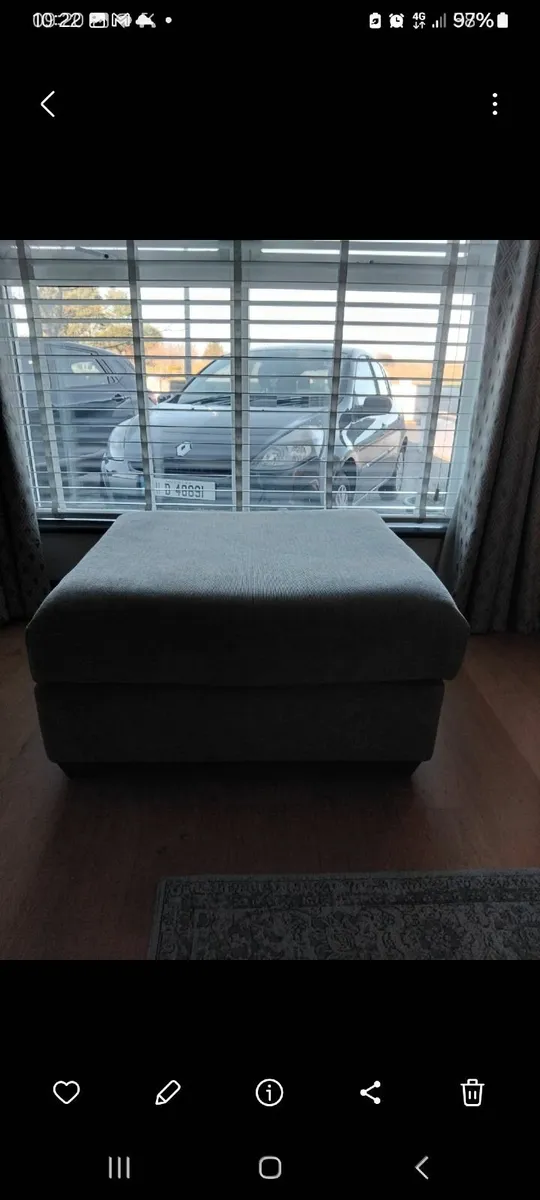 Suite of furniture - Image 2